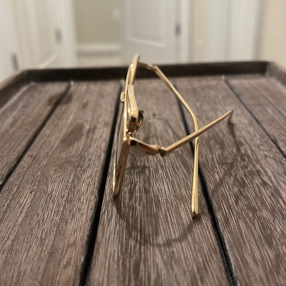 Clear lens gold frame glasses - Picture 2 of 2